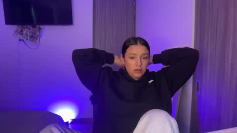 kimmi online show from March 24, 9:53 pm