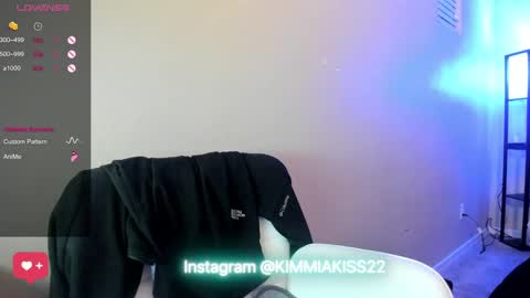 Snapshot of kimmiakiss22 chatting on January 3, 5:50 am Kimmi online show from January 3, 5:50 am