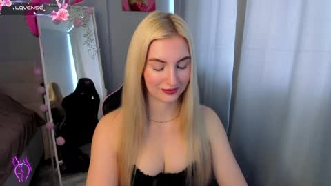 kimmy1_powell online show from May 20, 3:47 am