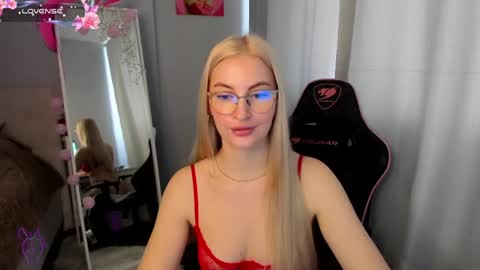 kimmy1_powell online show from May 24, 8:13 am