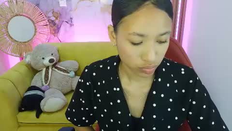 kimmy_m_ online show from June 10, 1:10 pm