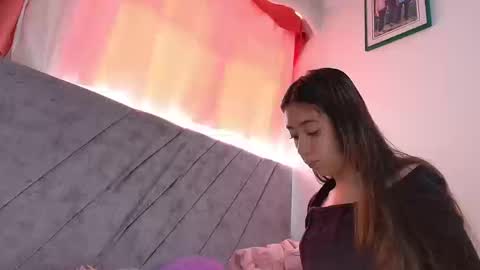 kimm online show from September 22, 2:37 pm