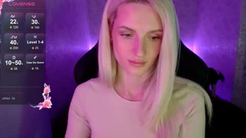 KimmySnow online show from October 17, 4:48 am