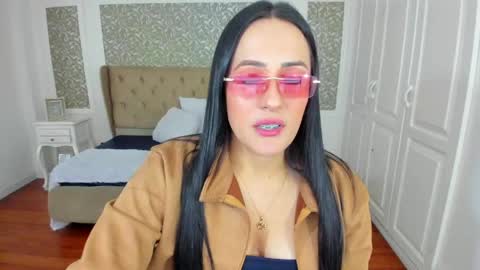 Kim online show from May 19, 7:21 pm