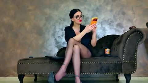 Kim Wilmes online show from May 15, 2:20 pm