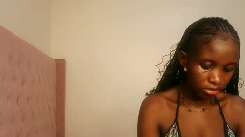 Lola online show from February 24, 4:27 pm