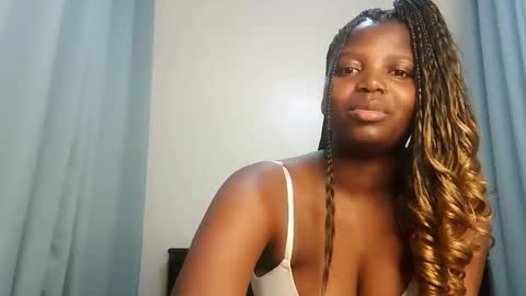 Lola online show from November 2, 9:07 pm