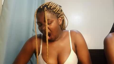 Lola online show from October 27, 12:55 pm