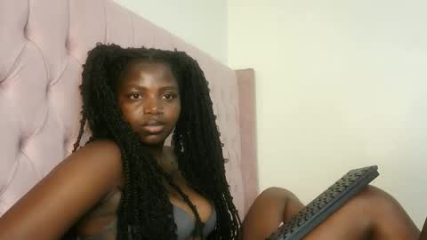 Lola online show from February 12, 12:23 am