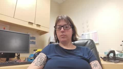 Ashley online show from May 26, 9:30 am