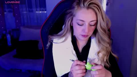  Sara  online show from February 10, 7:39 pm