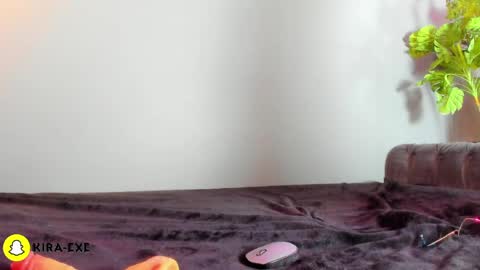 kira_exe online show from May 7, 11:58 am