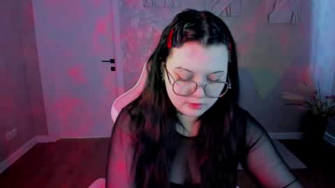 kira online show from April 1, 1:06 am