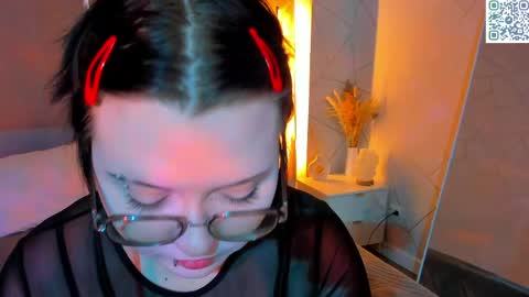 kira online show from May 3, 1:20 am