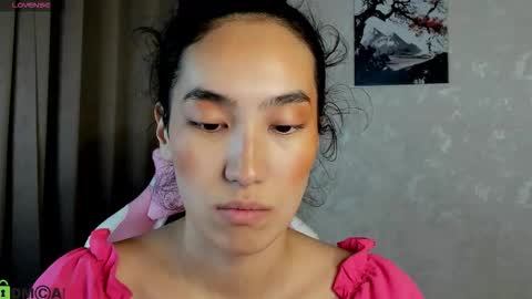 Aura online show from December 1, 3:54 am