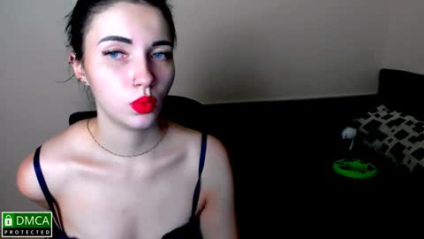 Snapshot of kira_moon_1 chatting on December 6, 12:12 am Kira online show from December 6, 12:12 am