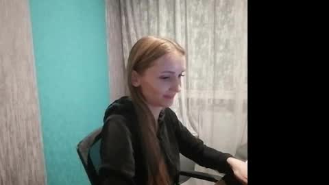 kira_morekiss online show from March 7, 6:11 pm