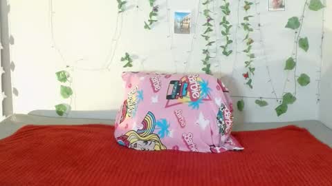 kira-squir online show from September 25, 7:40 am