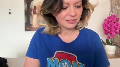 KiraDivine online show from April 3, 1:42 pm