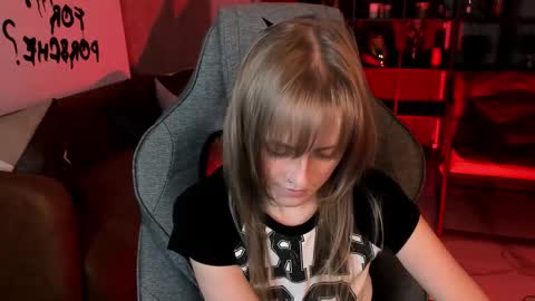 Snapshot of kiramontoyaa chatting on September 30, 6:13 pm Kira online show from September 30, 6:13 pm