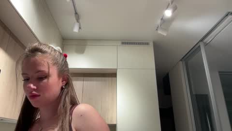 Kira online show from May 20, 4:26 pm