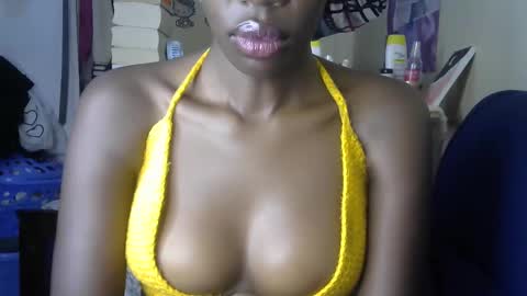Snapshot of kiranoir1 chatting on September 23, 8:12 am Kira online show from September 23, 8:12 am
