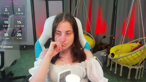 KiraParker online show from May 11, 5:10 pm