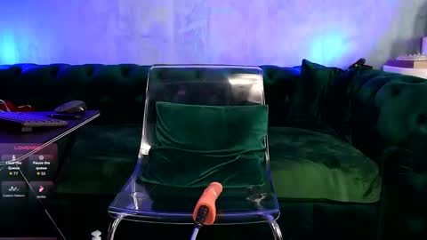 Snapshot of kiss_katy chatting on September 19, 8:35 am kiss_katy online show from September 19, 8:35 am