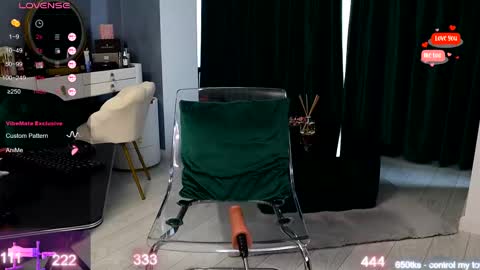 Snapshot of kiss_katy chatting on February 27, 8:06 am kiss_katy online show from February 27, 8:06 am