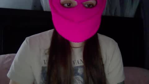 kissandtell1357 online show from October 20, 3:53 am