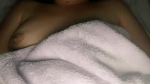 kissbriella online show from November 18, 4:57 am