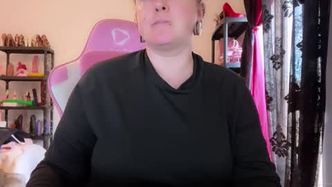 kissica online show from February 8, 2:54 pm