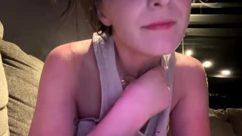 Snapshot of kisskatie chatting on October 17, 7:44 am Kaitie online show from October 17, 7:44 am