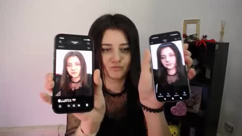 kissleoxx online show from February 9, 2:30 pm