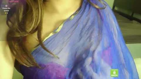 J online show from February 25, 8:51 pm