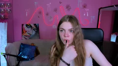 kitniss online show from May 4, 8:34 pm