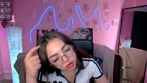 kitniss online show from May 23, 9:24 pm