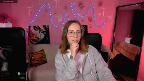 kitniss online show from May 10, 7:05 pm
