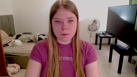 Jennyblonde and Emmabrunette online show from September 29, 12:21 pm
