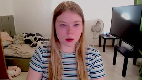 Jennyblonde and Emmabrunette online show from October 1, 12:32 pm