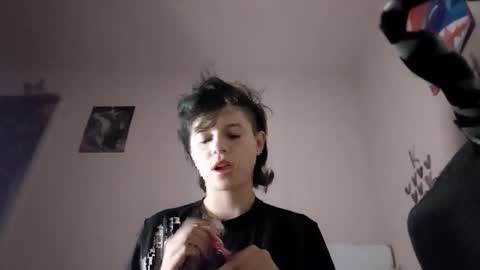 kittenpurrf online show from November 16, 10:48 am