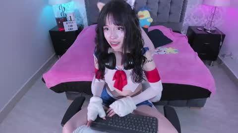 kumicatt  online show from May 13, 8:25 pm