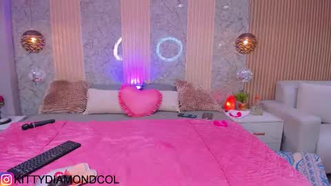 kitty__diamond_ online show from March 8, 1:13 am