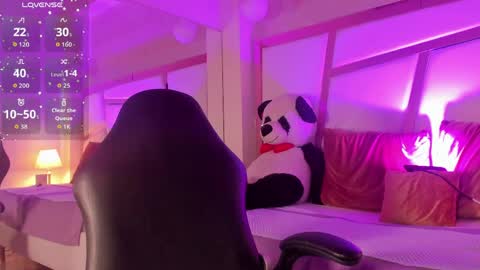 Kitty  online show from May 4, 7:01 am