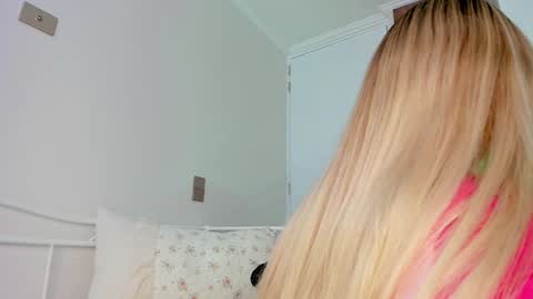 sophie online show from February 21, 6:19 pm