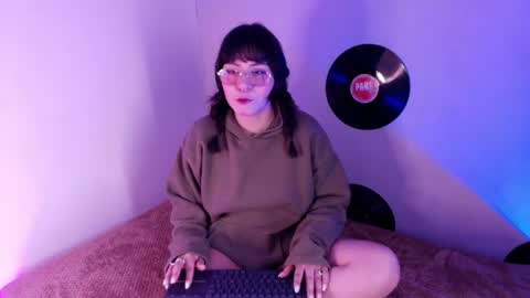 Kitty online show from May 3, 3:32 am