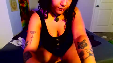 Snapshot of kittygoddess420 chatting on October 11, 8:19 am babygirlkitty online show from October 11, 8:19 am