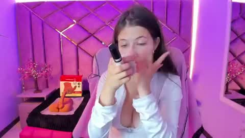 Sarah online show from June 25, 3:13 pm