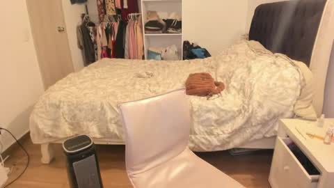 kittywantslove23 online show from May 20, 2:08 am