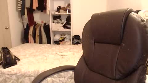 kittywantslove23 online show from March 7, 1:34 am